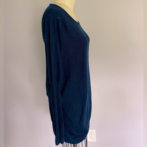 Navy Blue Knitted Tunic Over the shoulder women’s top - Picture 3 of 4